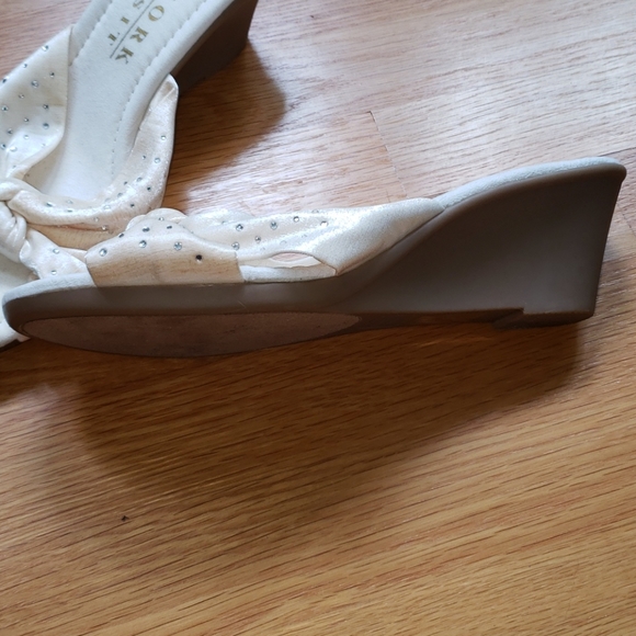 NWOT New York Transit Cream Sparkle Wedges - Picture 5 of 11